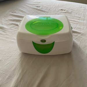 Munchkin wipe warmer and diaper organizer